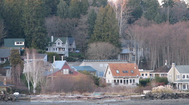 A Bainbridge Island waterfront Neighborhood