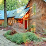 Sid Price Road Waterfront home in Poulsbo.