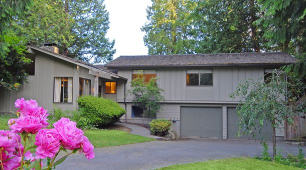 The front of 1303 Kings Pl, Bainbridge Island